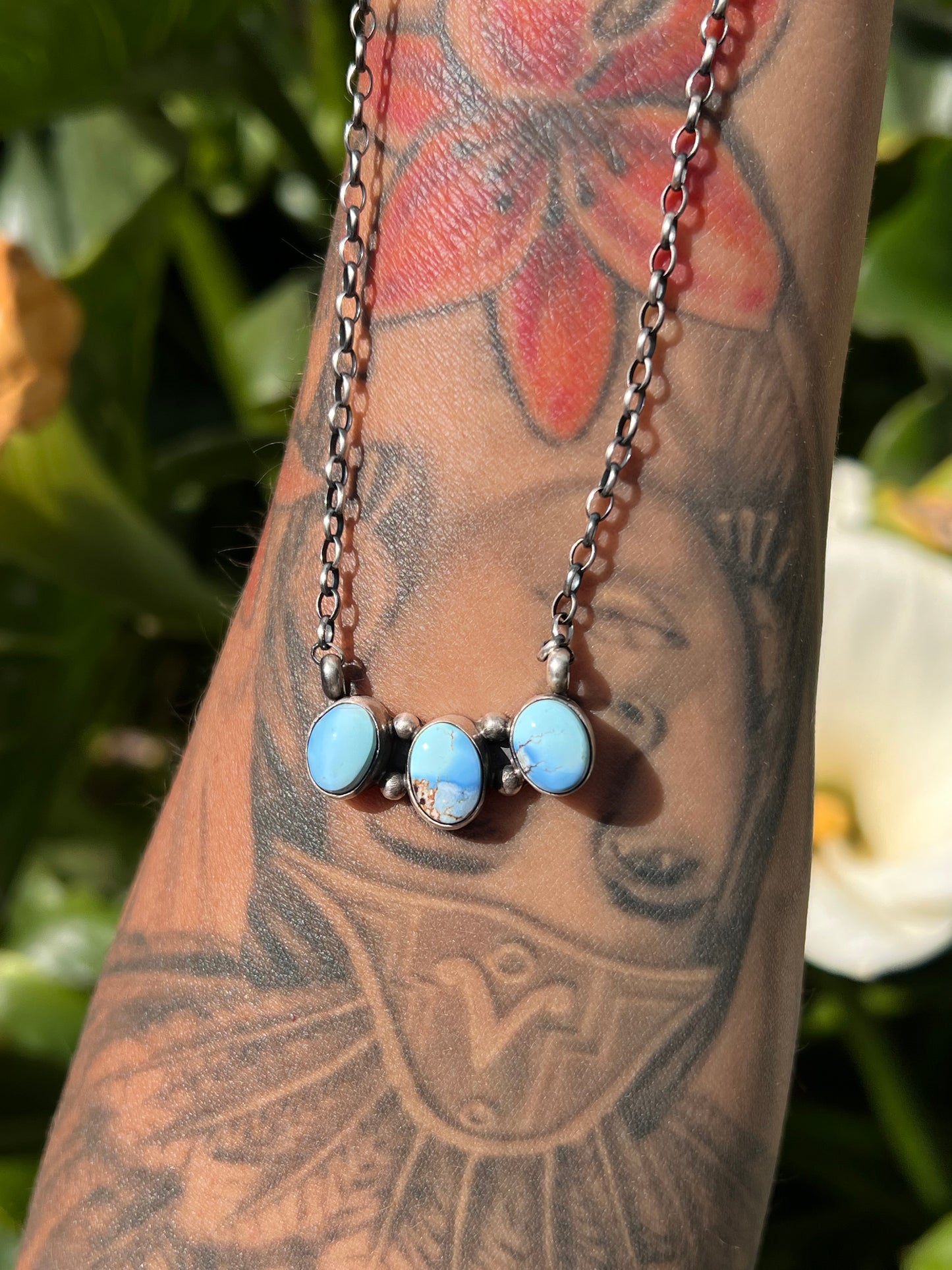 Golden Hills mini bar necklace