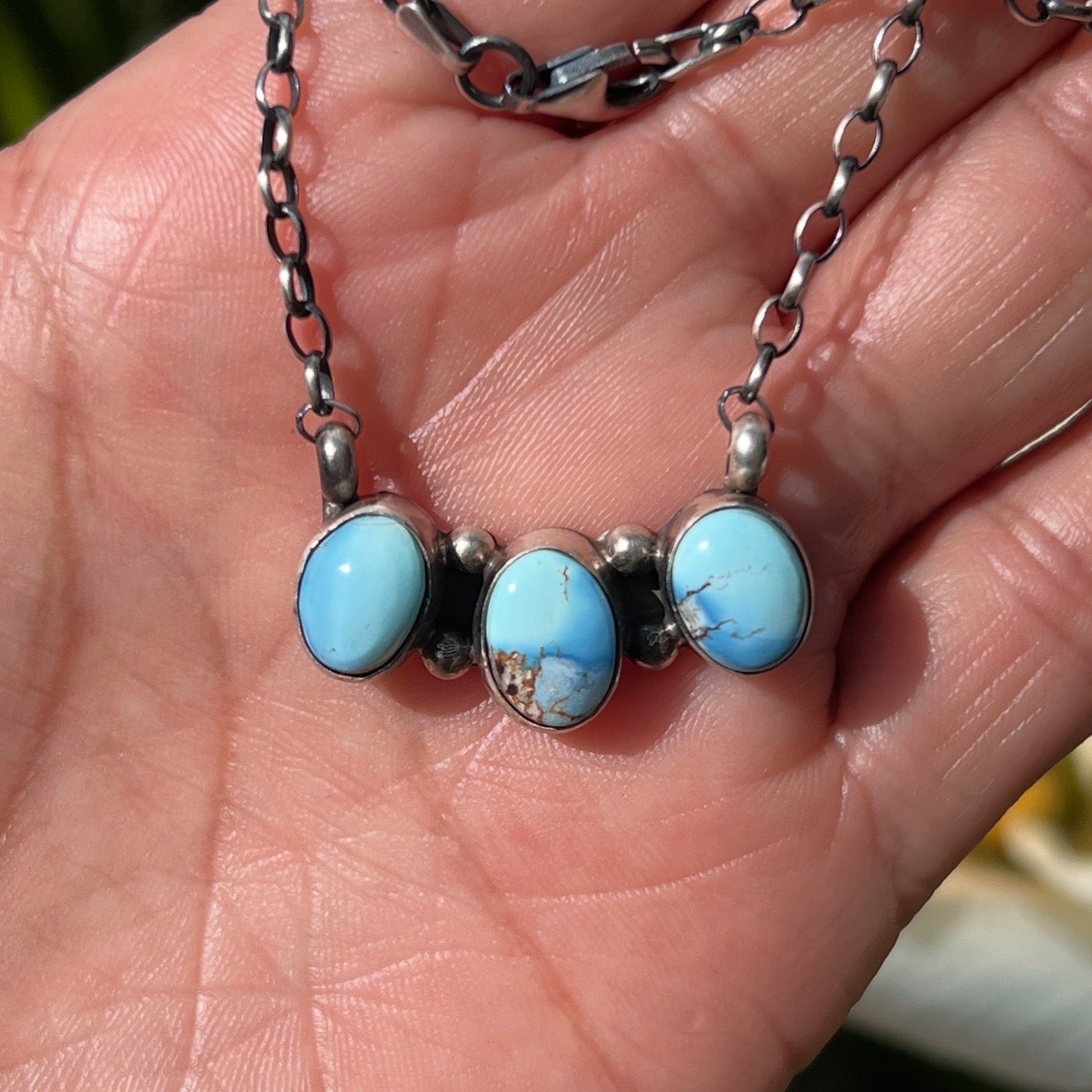 Golden Hills mini bar necklace