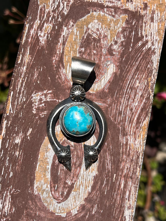 Naja Pendant