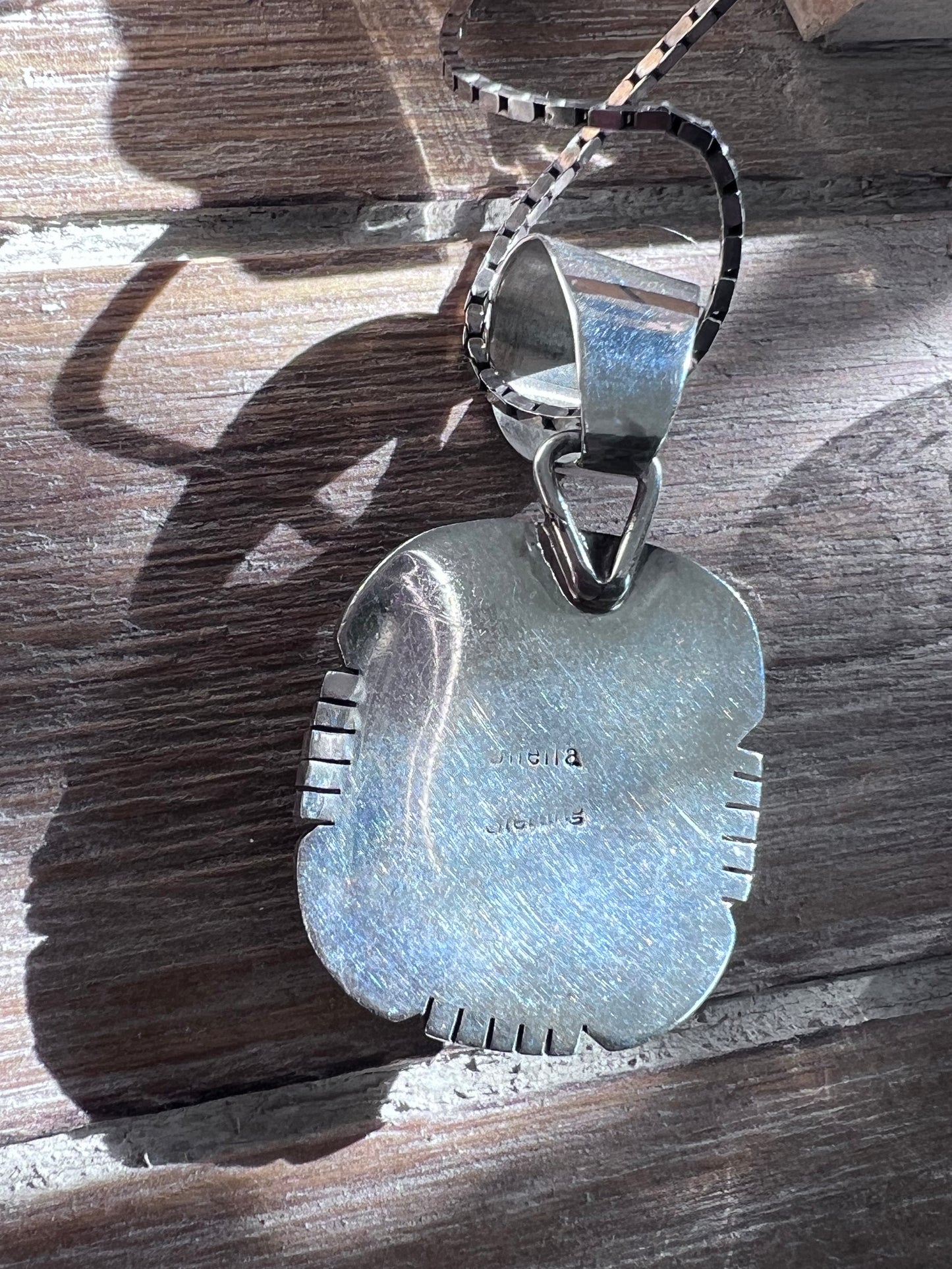 Becenti pendant